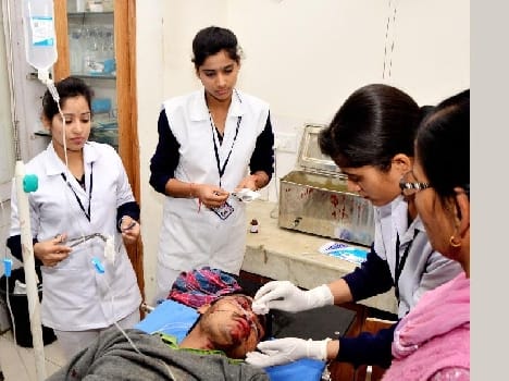 6 injured in accident